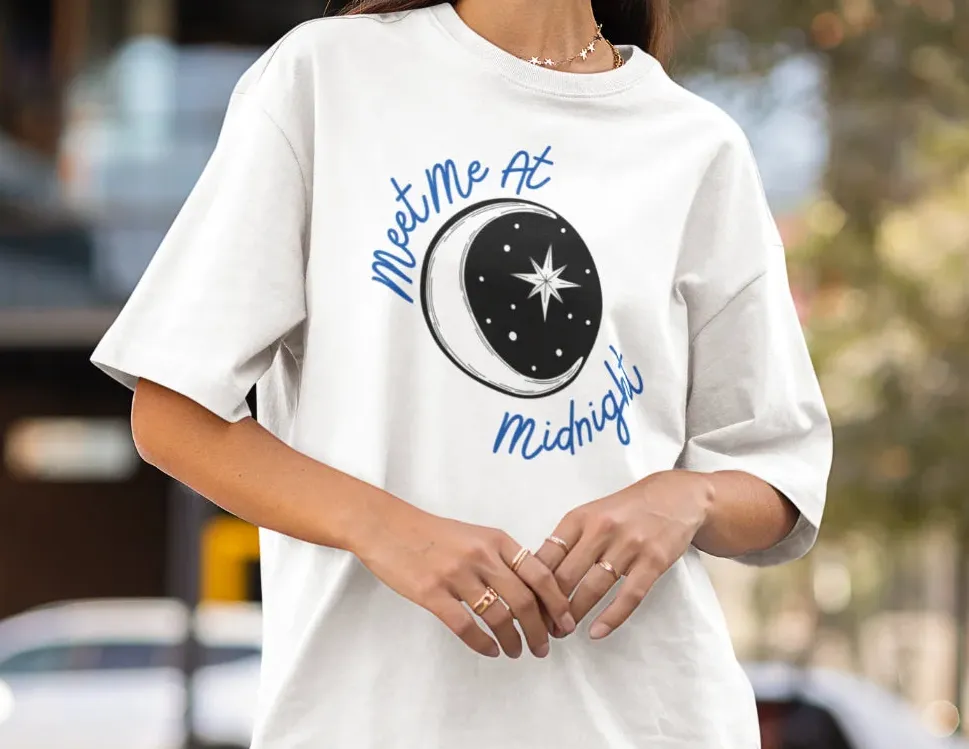 Meet me at midnight Ovesized T-Shirt