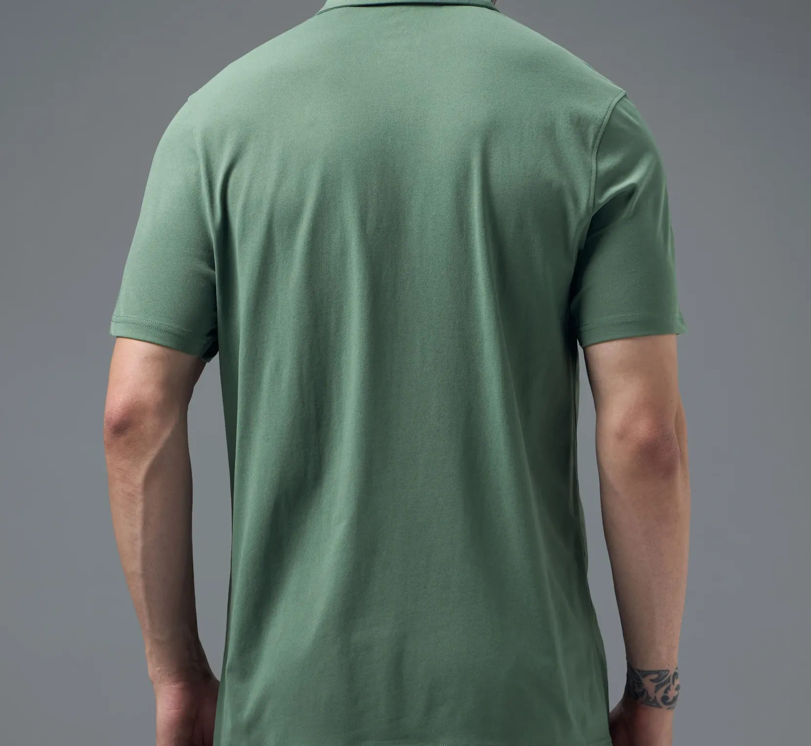 Men Solid Slim Fit Polo Myrtle T-shirt
