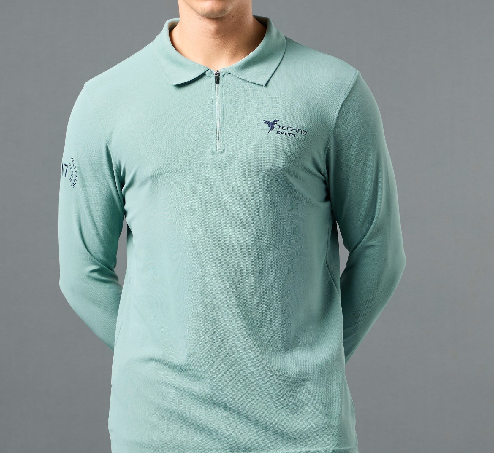 Men Solid Slim Fit Polo Sports Lake Green T-shirt