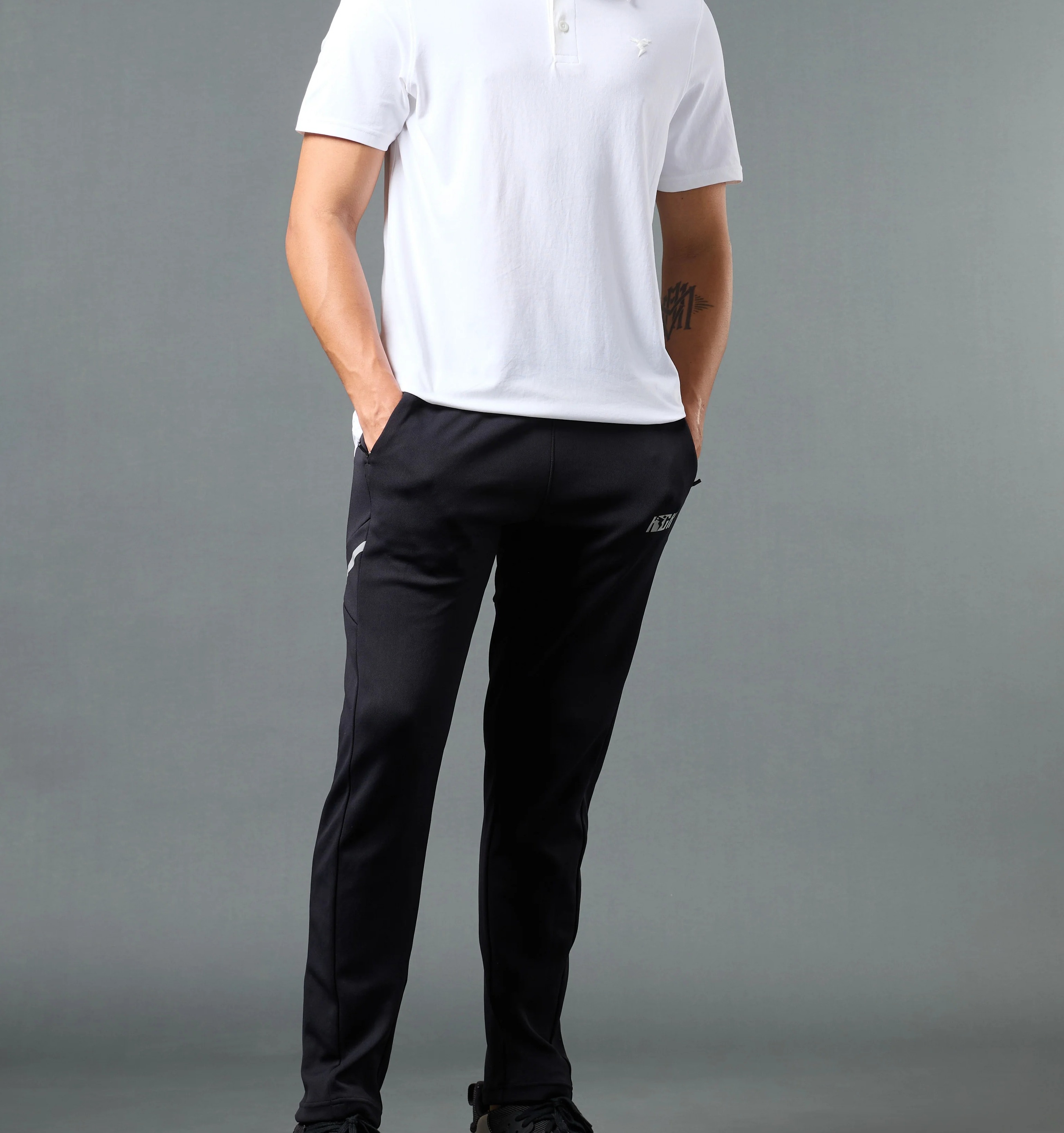 Men Solid Slim Fit Polo White T-shirt