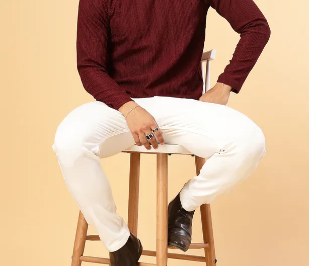 Polyester Knitted Slim Fit Round Neck Wine T-Shirt