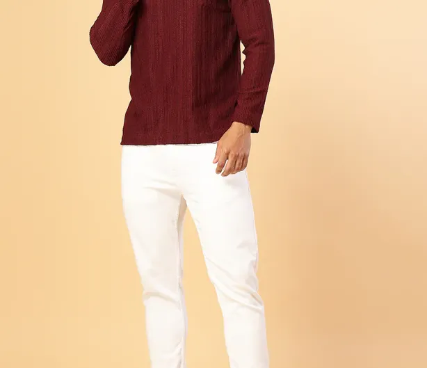 Polyester Knitted Slim Fit Round Neck Wine T-Shirt