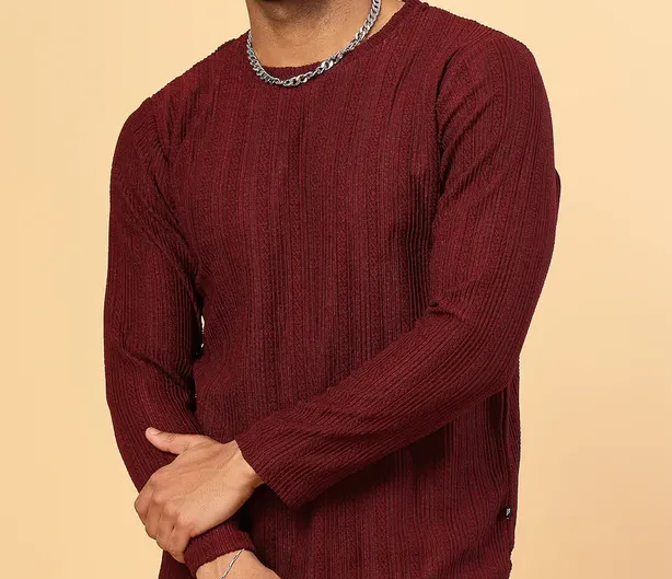 Polyester Knitted Slim Fit Round Neck Wine T-Shirt