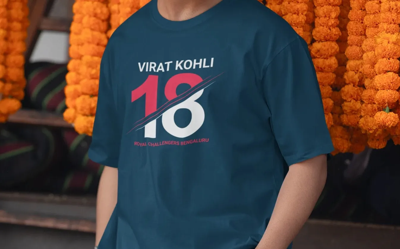Virat Kohli Number 18 - RCB Oversized T-Shirt